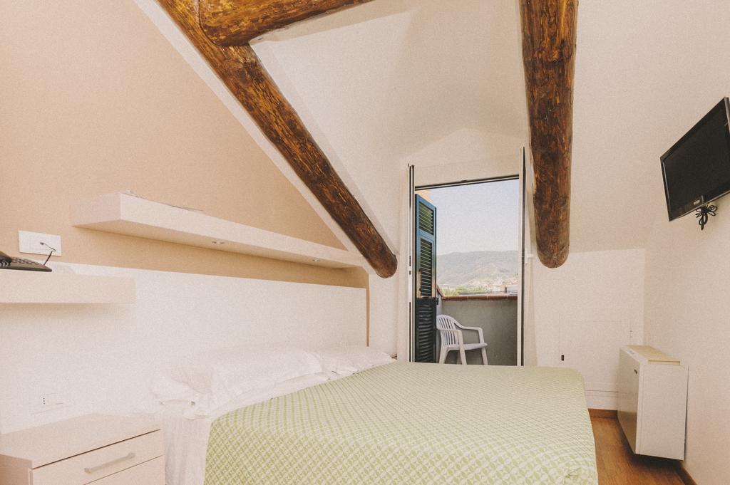Hotel Melograno Spotorno Værelse billede